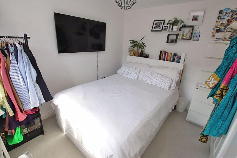 Bed 1 photo 1