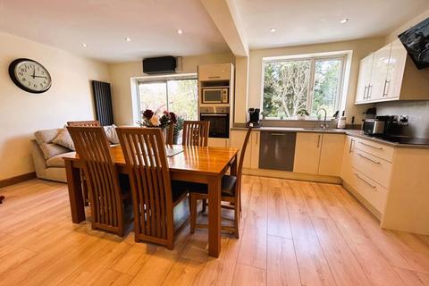 47 Chase Road, Brownhills, Walsall, WS8 6JE