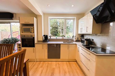 47 Chase Road, Brownhills, Walsall, WS8 6JE