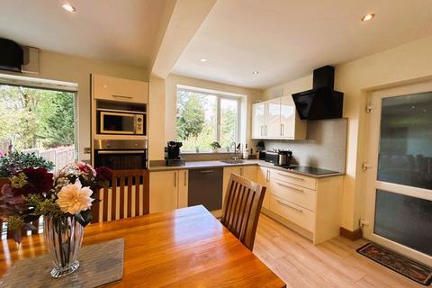 47 Chase Road, Brownhills, Walsall, WS8 6JE