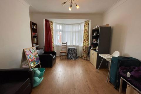 2 bedroom flat for sale, Moorhead, Newcastle Upon Tyne NE5