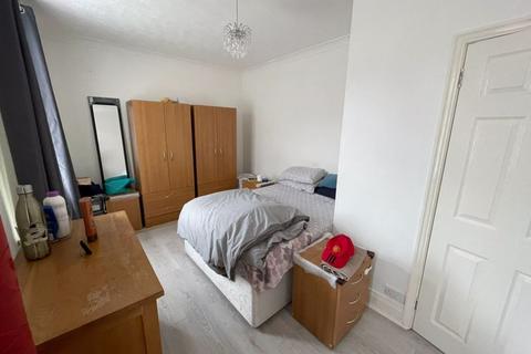 2 bedroom flat for sale, Moorhead, Newcastle Upon Tyne NE5