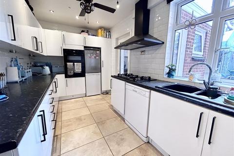 4 bedroom semi-detached house for sale, Parkhurst Road, Newport