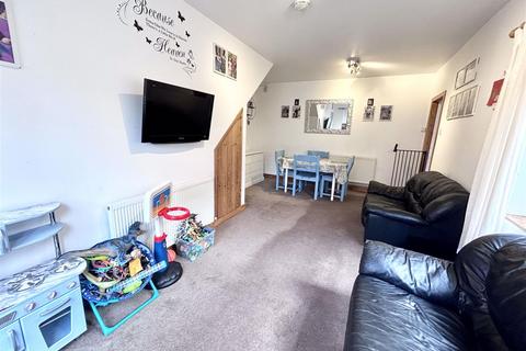 4 bedroom semi-detached house for sale, Parkhurst Road, Newport
