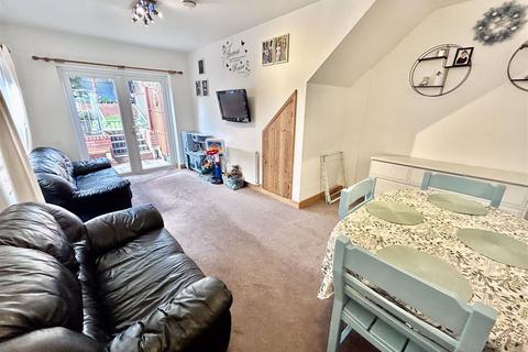 4 bedroom semi-detached house for sale, Parkhurst Road, Newport