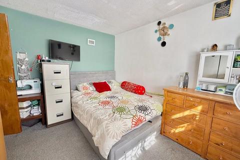 undefined, Holkham Close, Luton