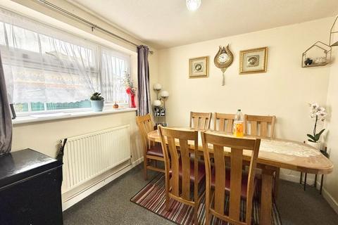 undefined, Holkham Close, Luton