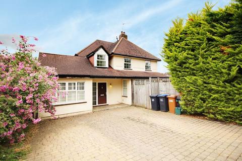 5 bedroom detached house to rent, Tolmers Road, Cuffley EN6