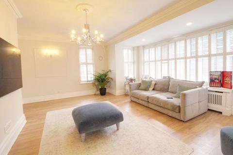 5 bedroom detached house to rent, Tolmers Road, Cuffley EN6