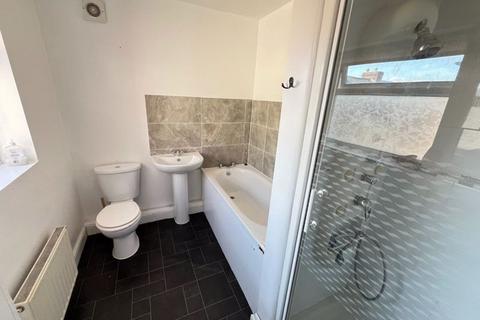 2 bedroom terraced house to rent, Stepney Grove, Liverpool