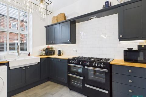 3 bedroom terraced house for sale, Lyon Street, Oldham OL2