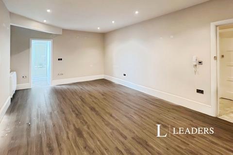 Studio to rent, West Street, Brighton
