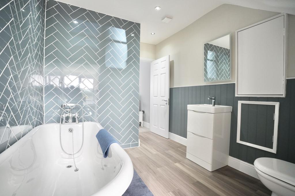 En-Suite Bathroom