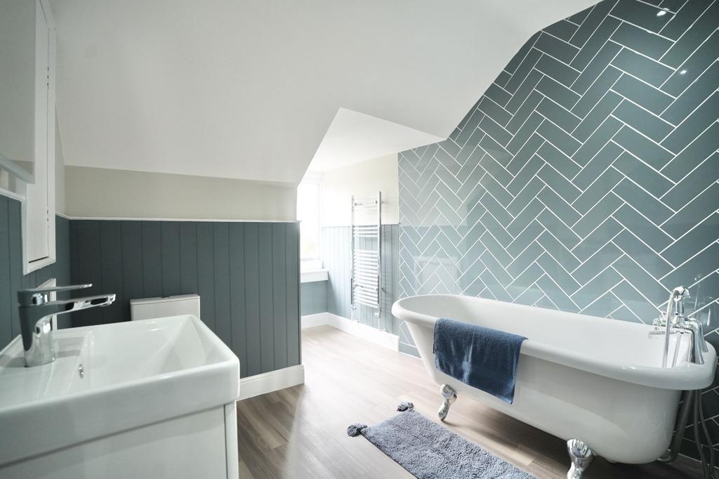 En-Suite Bathroom