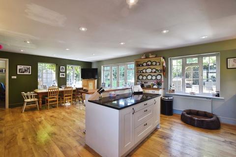 undefined, Blandford Road, Coombe Bissett               *VIDEO TOUR*
