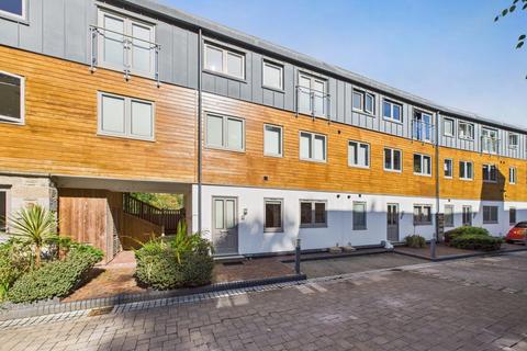 Perranarworthal, Truro - Beautifully presented