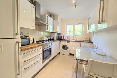 2 bedroom flat for sale, 7 The Avenue, Hatch End