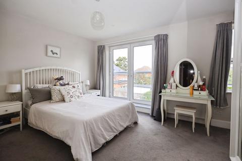 4 bedroom detached house for sale, Coronation Avenue, Bournemouth BH9