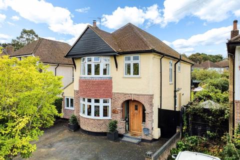 5 bedroom detached house for sale, Hare Hill, Row Town KT15