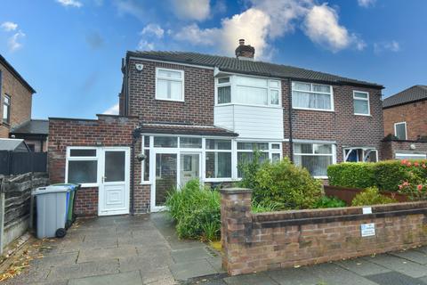 Derwent Road, Flixton, M41