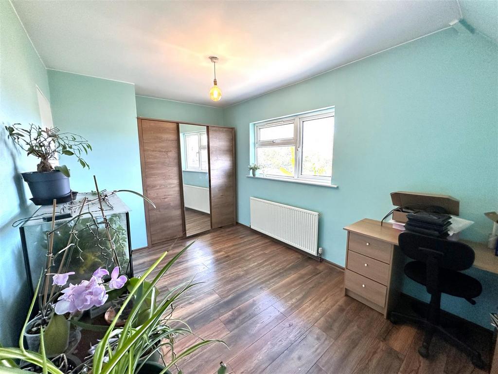 Third Bedroom 980