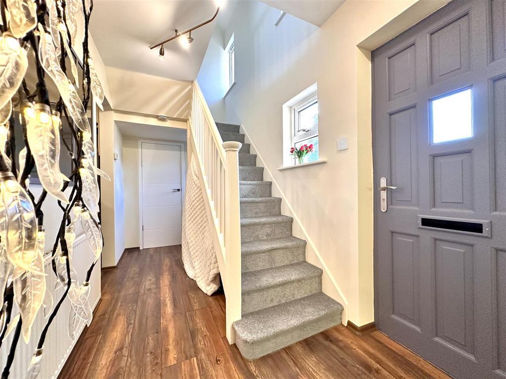 Entrance Hall 040