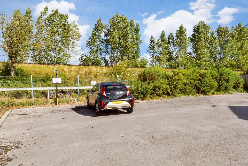 Driveway/Parking