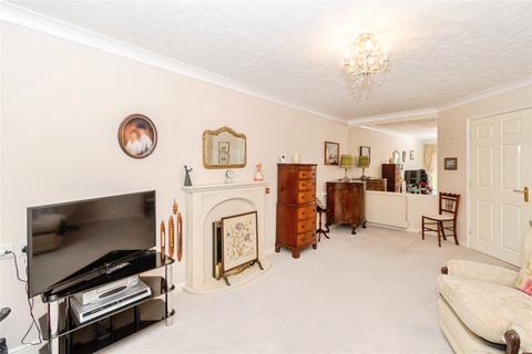 1 bedroom apartment for sale, Aire Valley Court, Bingley BD16