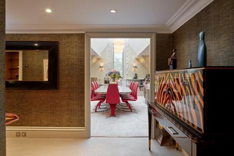 2 bedroom apartment to rent, Rose Square