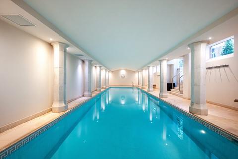 2 bedroom apartment to rent, Rose Square