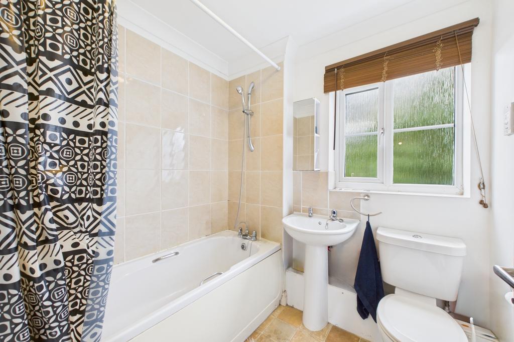 Ewe Move Spalding - Finlay Close - Bathroom