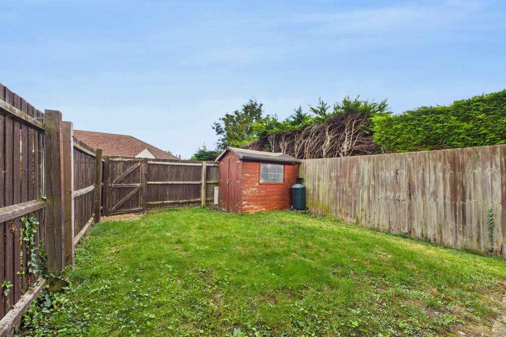 Ewe Move Spalding - Finlay Close - Garden