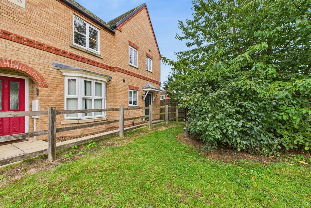 Ewe Move Spalding - Finlay Close - Front of House