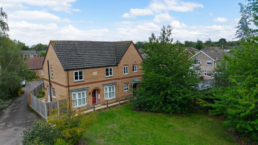 Ewe Move Spalding - Finlay Close - Front of house