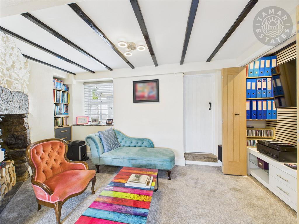 Living/Sitting Room