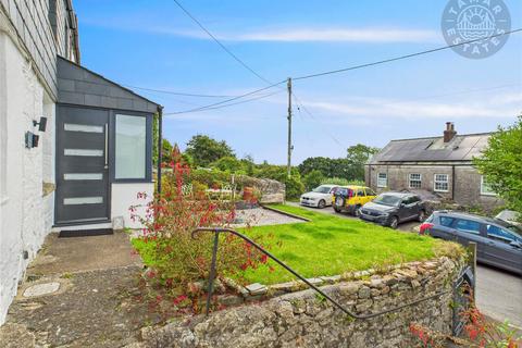 undefined, 0.1 ACRE PLOT. THREE DOUBLE BEDROOMS. EXTENSIVE REAR GARDEN. OUTBUILDINGS.