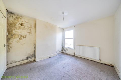 86 Canterbury Road, Croydon, CR0 3HA