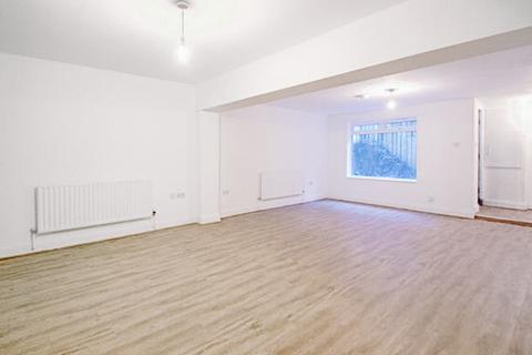 Studio to rent, Tilia Road, London E5