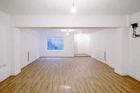 Studio to rent, Tilia Road, London E5