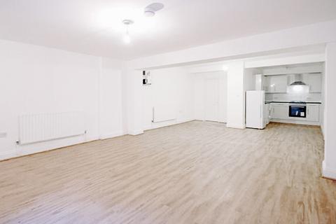 Studio to rent, Tilia Road, London E5