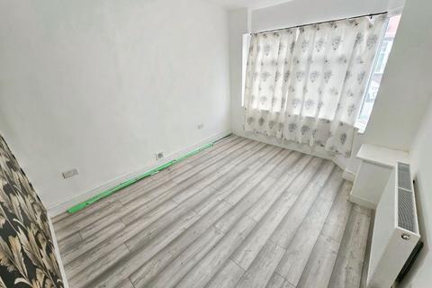 3 bedroom terraced house to rent, Westminster Street, Levenshulme, Manchester, M19