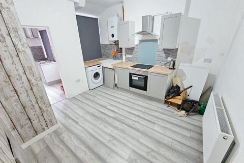 3 bedroom terraced house to rent, Westminster Street, Levenshulme, Manchester, M19