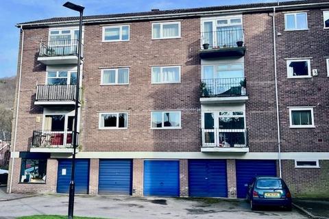 2 bedroom flat to rent, 2 Ladies Spring Court Ladies Sprig Grove Sheffield S17 3LR