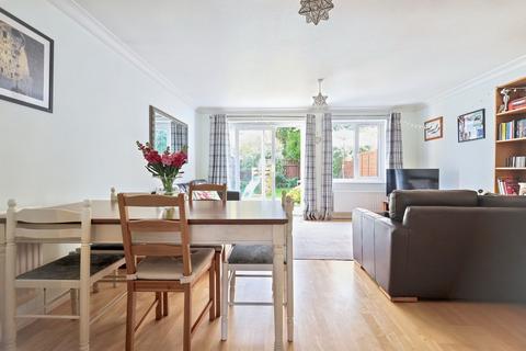 219 Manor Road, Witney, OX28 3UG