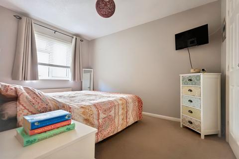 219 Manor Road, Witney, OX28 3UG