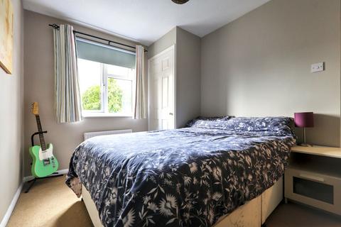 219 Manor Road, Witney, OX28 3UG