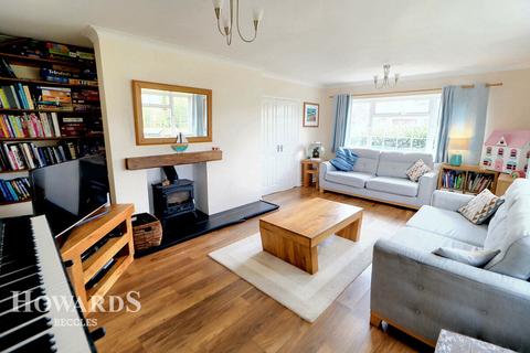 4 bedroom detached house for sale, Cherry Hill Close, Worlingham, Beccles