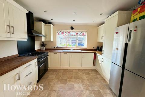 4 bedroom detached house for sale, Cherry Hill Close, Worlingham, Beccles
