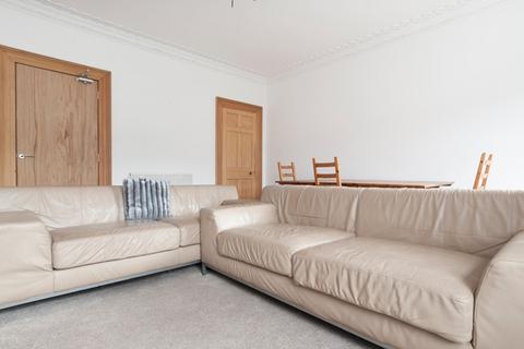 3 bedroom flat to rent, 1618L Elm Row, Edinburgh, EH7 4AA