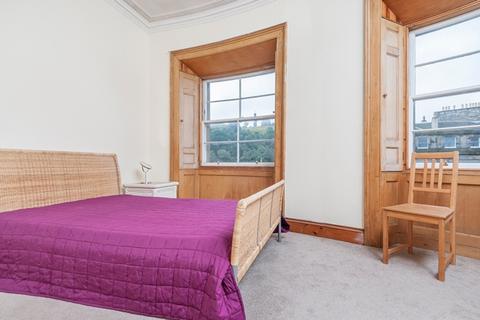 3 bedroom flat to rent, 1618L Elm Row, Edinburgh, EH7 4AA